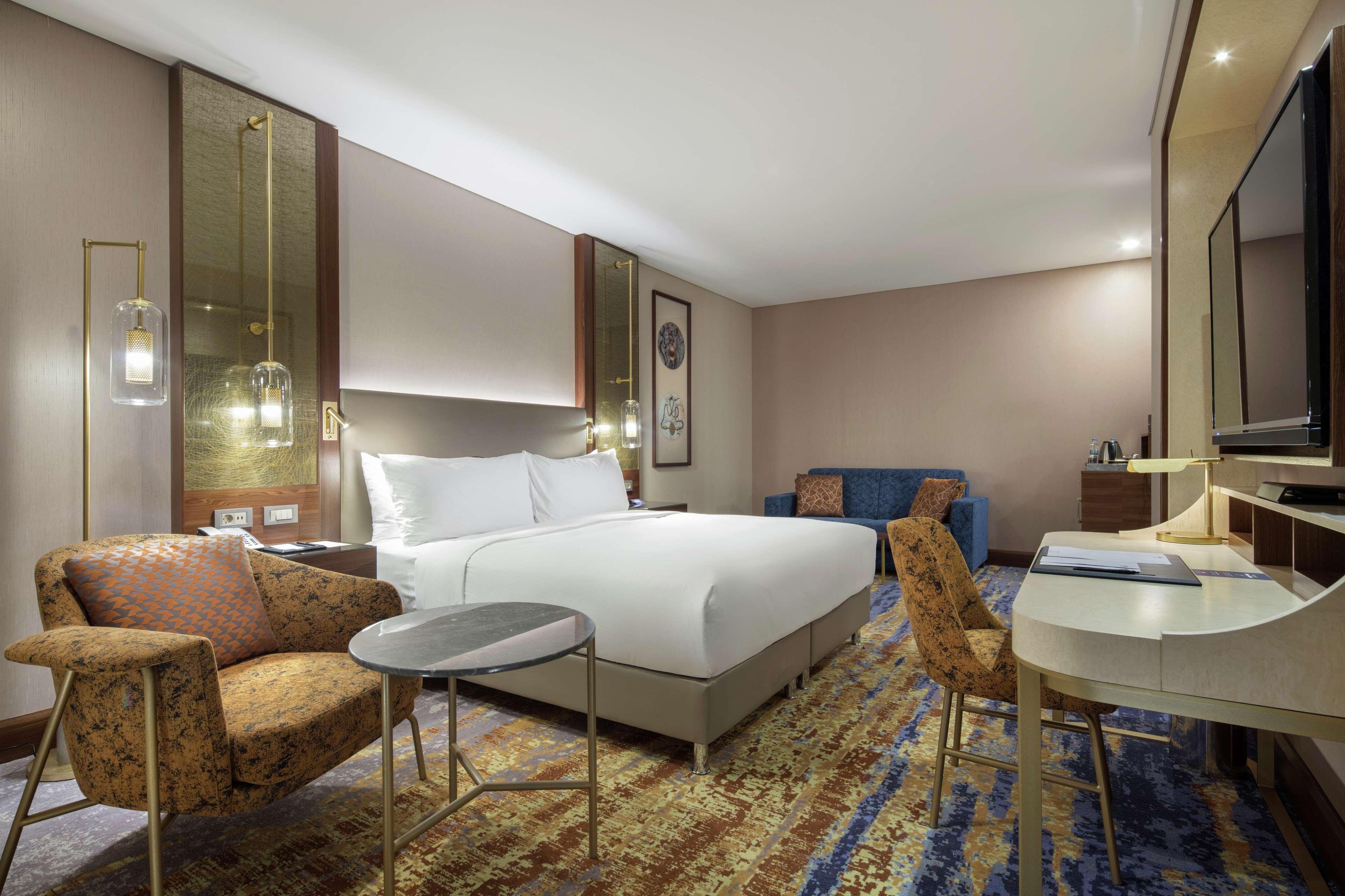 Doubletree By Hilton Antalya City Centre Ngoại thất bức ảnh Deluxe Room
