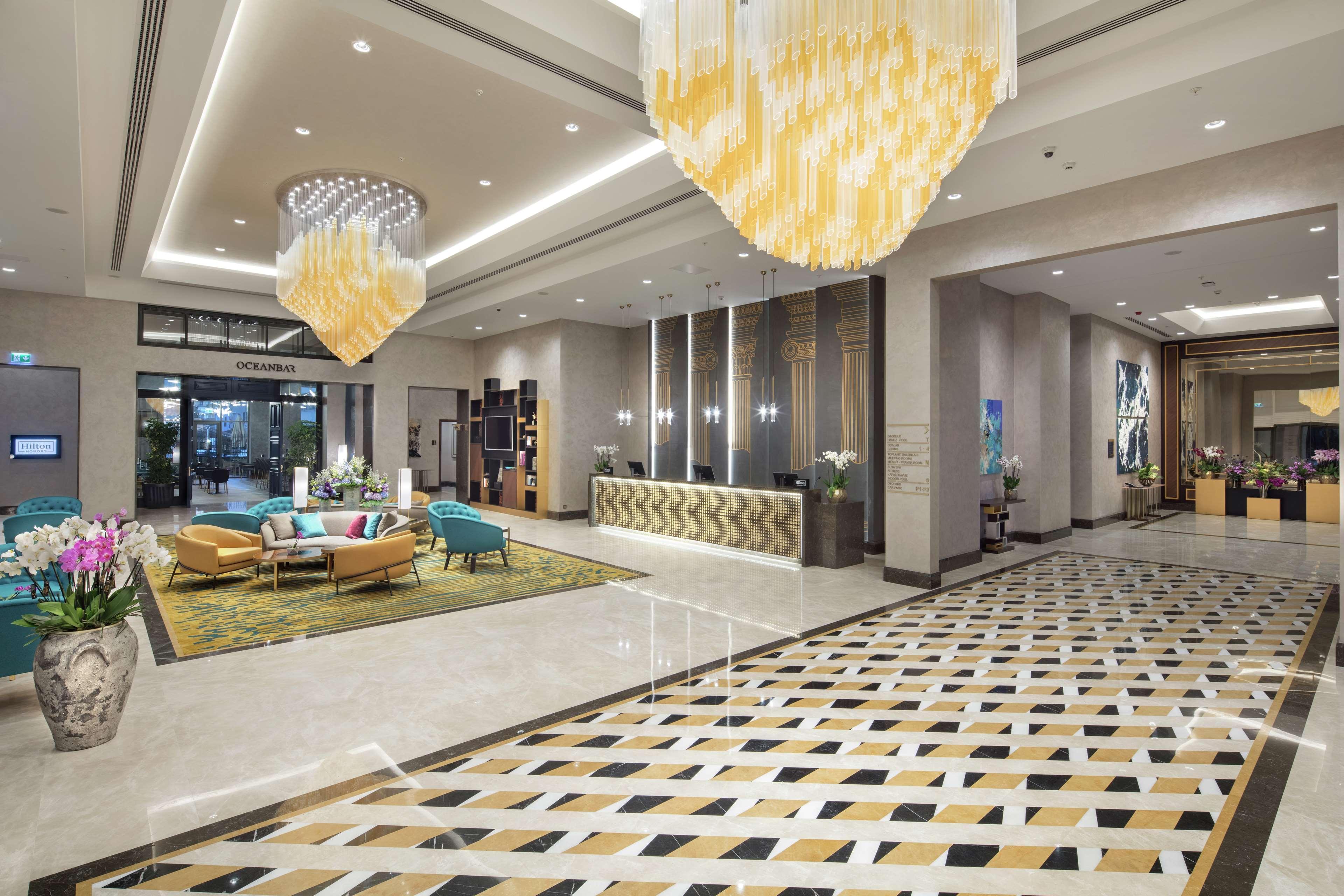 Doubletree By Hilton Antalya City Centre Ngoại thất bức ảnh Lobby