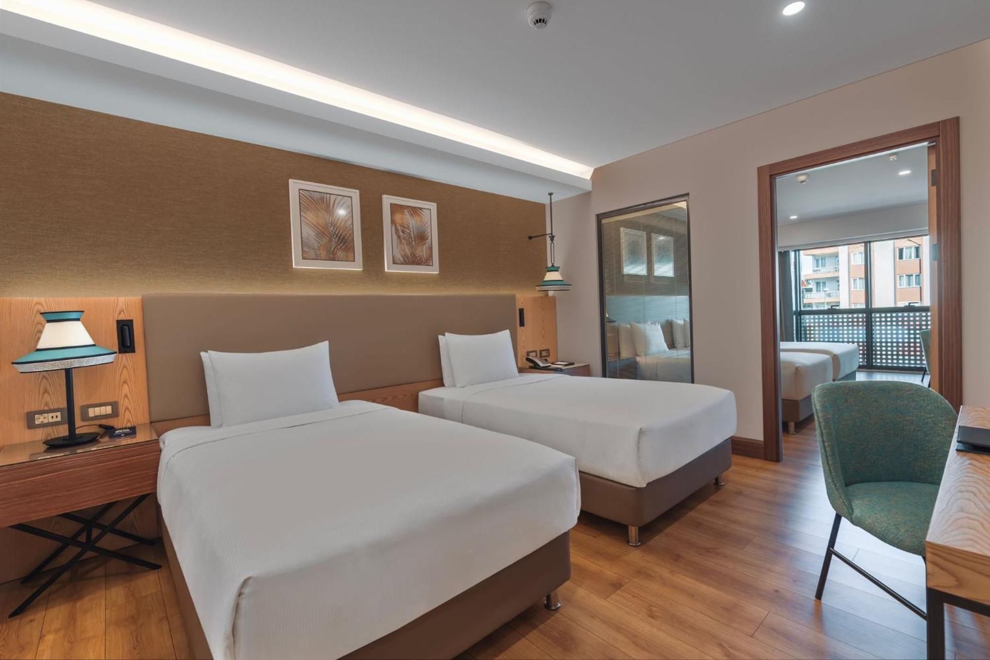 Doubletree By Hilton Antalya City Centre Ngoại thất bức ảnh