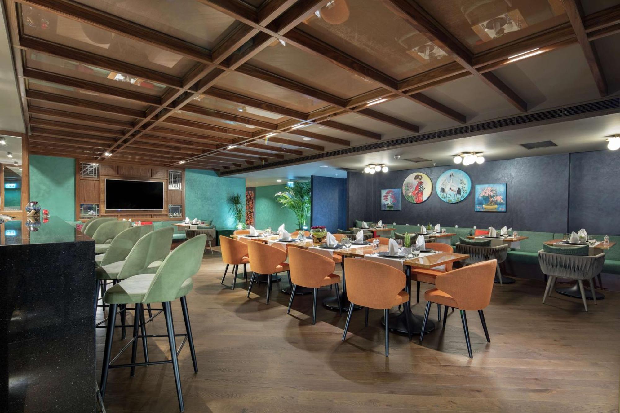 Doubletree By Hilton Antalya City Centre Ngoại thất bức ảnh The interior of the restaurant